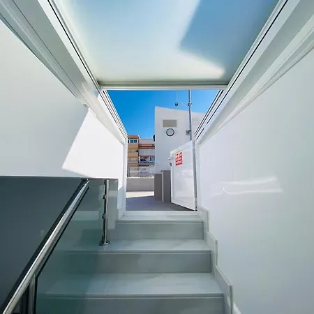 Atico Con Gran Terraza En El Centro A 50 Metros De La Playa 丰希罗拉