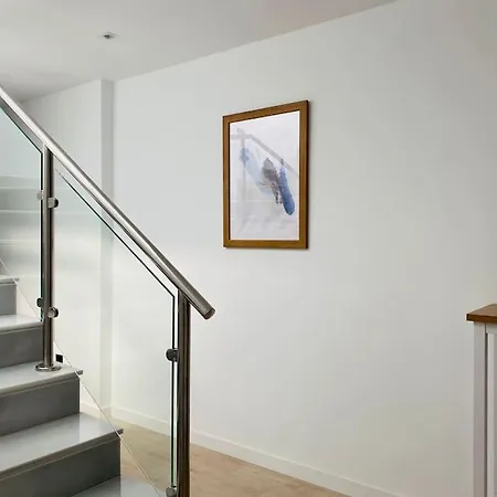 Atico Con Gran Terraza En El Centro A 50 Metros De La Playa *