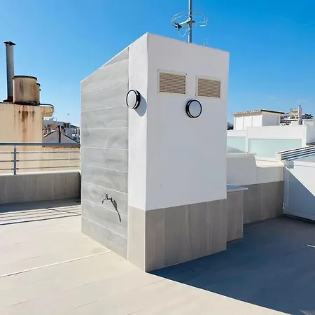 Atico Con Gran Terraza En El Centro A 50 Metros De La Playa