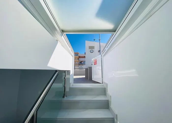 Atico Con Gran Terraza En El Centro A 50 Metros De La Playa Fuengirola