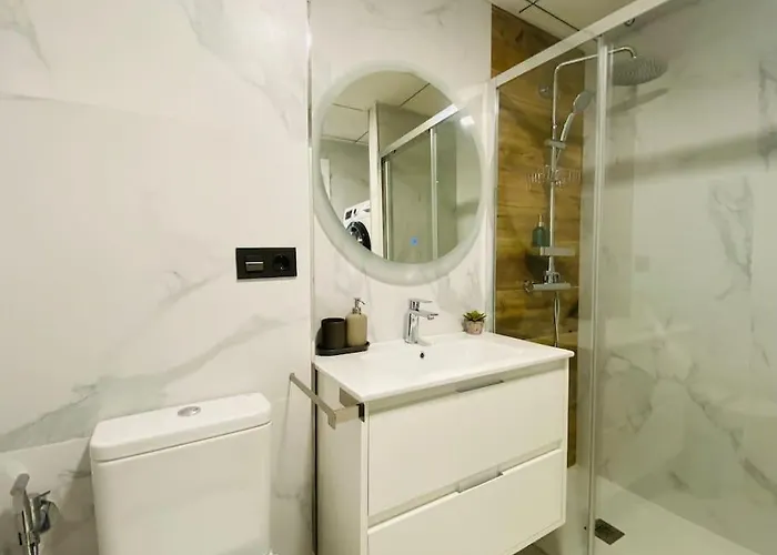 Atico Con Gran Terraza En El Centro A 50 Metros De La Playa *