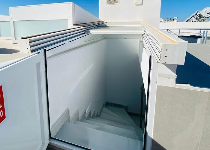 Atico Con Gran Terraza En El Centro A 50 Metros De La Playa Apartman