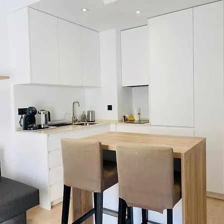 Atico Con Gran Terraza En El Centro A 50 Metros De La Playa